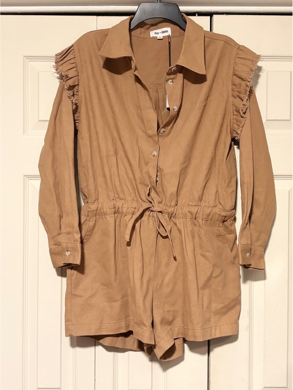 Day + Moon Camel Utility Romper NWT Large Ruffle Shoulder Button Front Boho Chic